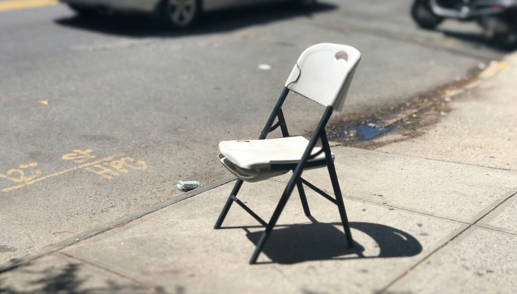 Creative methods in coaching (image of a chair on the road symbolising creativity)