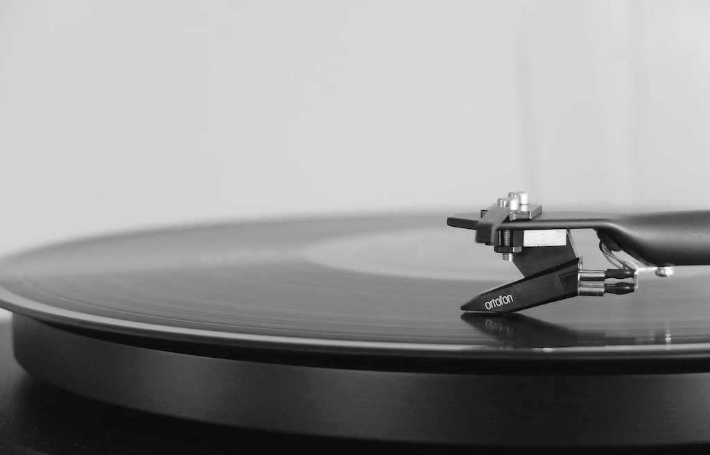 A record player. Image accompanying a post about music in coaching